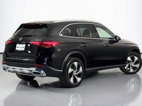 Used 2024 Mercedes-Benz GLC 300 4MATIC image 12