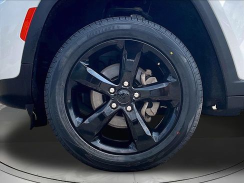 Used 2023 Jeep Grand Cherokee Altitude AWD/4WD image 33
