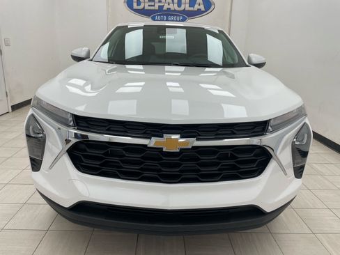 New 2026 Chevrolet Trax LS w/ LS Convenience Package FWD image 16