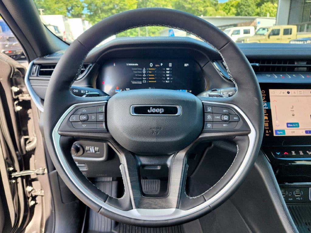 New 2026 Jeep Grand Cherokee Altitude AWD/4WD image 29