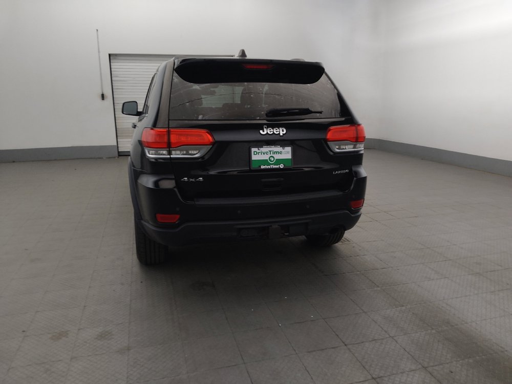 Used 2017 Jeep Grand Cherokee Laredo w/ Quick Order Package 23E AWD/4WD image 6