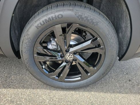 New 2026 Volkswagen Atlas Cross Sport SEL R-Line AWD/4WD image 22