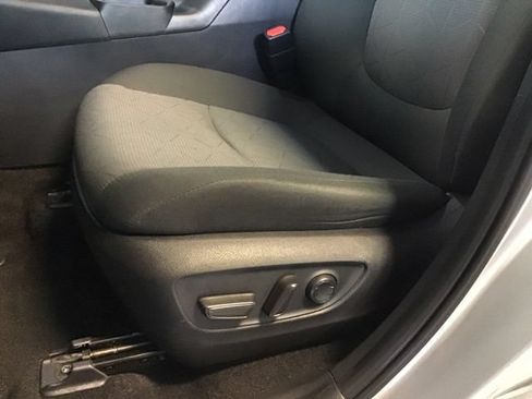 Used 2024 Toyota RAV4 XLE AWD/4WD image 8