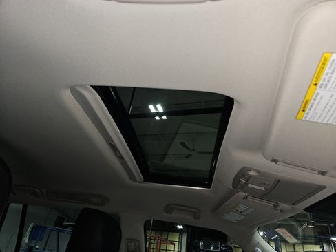 Used 2022 Nissan Armada Platinum image 15