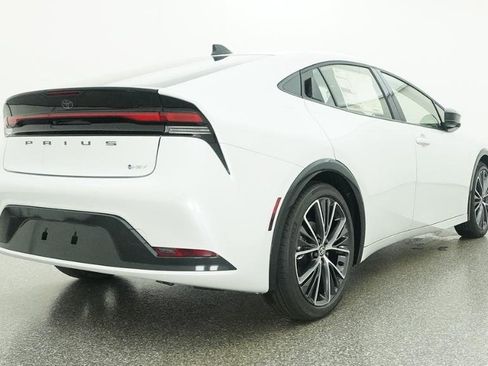New 2026 Toyota Prius XLE FWD image 2