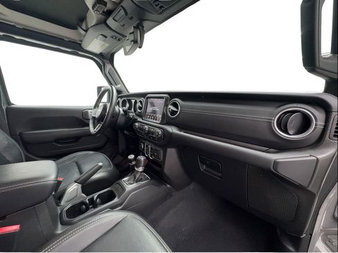 Used 2022 Jeep Wrangler Unlimited Sahara w/ Cold Weather Group AWD/4WD image 28