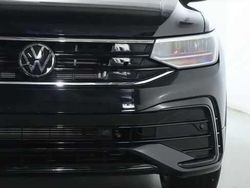 Certified 2023 Volkswagen Tiguan SE R-Line AWD/4WD image 7