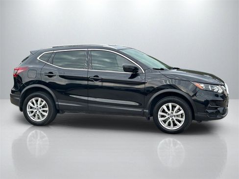 Used 2020 Nissan Rogue Sport SV image 4