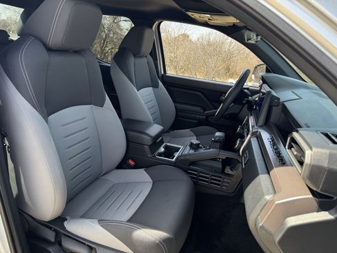 Used 2024 Toyota Tacoma TRD Sport image 26