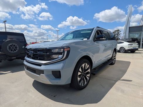 New 2026 Ford Expedition Platinum w/ Driver's Package AWD/4WD image 7