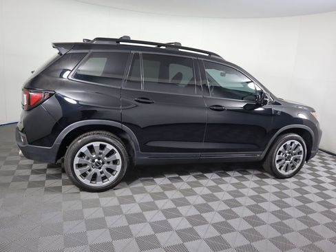 Certified 2024 Honda Passport Black Edition image 4