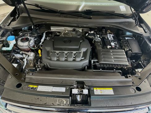 Used 2022 Volkswagen Tiguan SE w/ Panoramic Sunroof Package AWD/4WD image 35