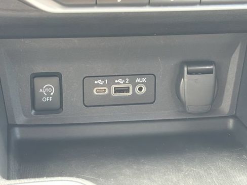 Used 2025 Nissan Sentra SV FWD image 19