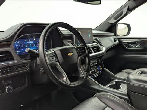 Used 2023 Chevrolet Suburban Premier image 24