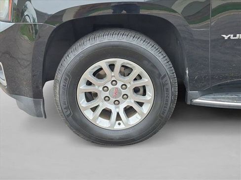 Used 2018 GMC Yukon XL SLT AWD/4WD image 25
