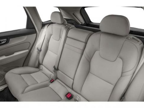 Used 2018 Volvo XC60 T6 Inscription w/ Luxury Seat Package image 9