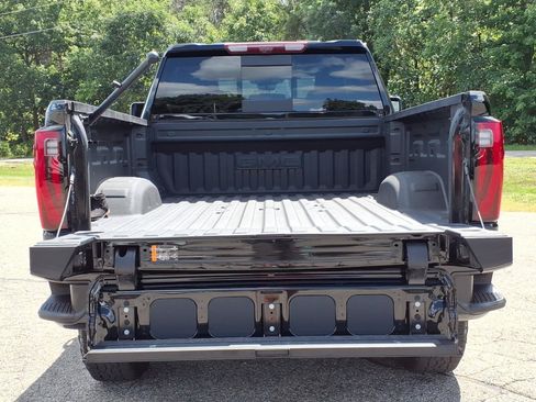 Used 2025 GMC Sierra 2500 Denali w/ Denali Reserve Package AWD/4WD image 12
