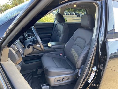 Used 2024 Nissan Pathfinder SV FWD image 20