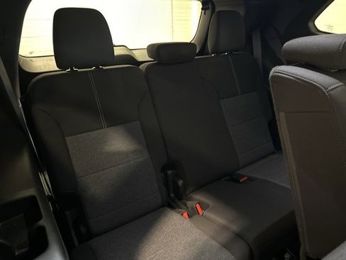 Used 2025 GMC Acadia Elevation image 16