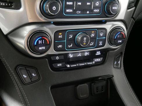 Used 2018 Chevrolet Tahoe LT image 23