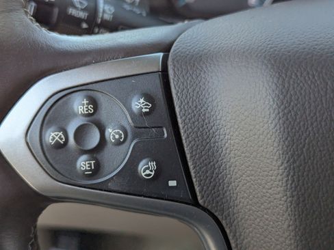 Used 2015 Chevrolet Suburban LTZ image 27