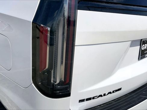 Used 2021 Cadillac Escalade Sport Platinum AWD/4WD image 46