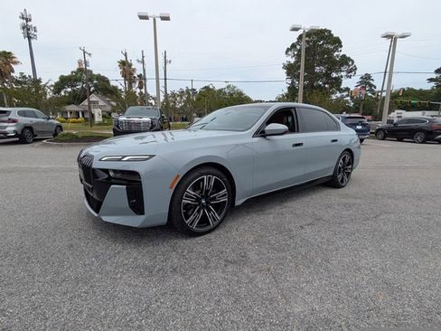 Used 2023 BMW 740i RWD image 9
