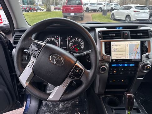 Used 2020 Toyota 4Runner Limited image 13