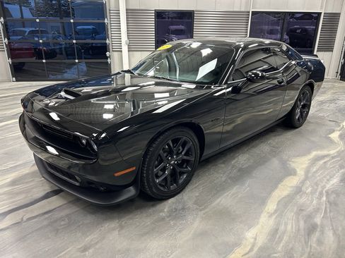 Used 2023 Dodge Challenger R/T w/ Blacktop Package image 35