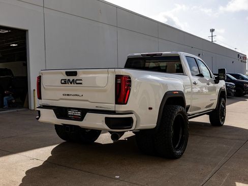 Used 2026 GMC Sierra 3500 Denali Ultimate AWD/4WD image 10