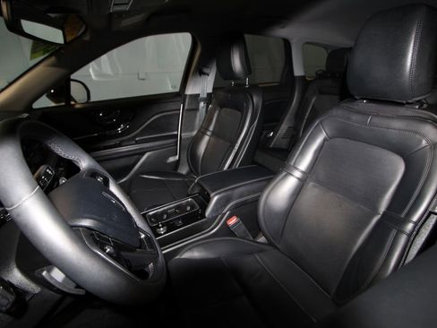 Used 2022 Lincoln Corsair FWD w/ Equipment Group 101A image 4