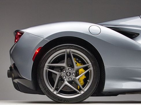 Used 2021 Ferrari F8 Tributo RWD image 15