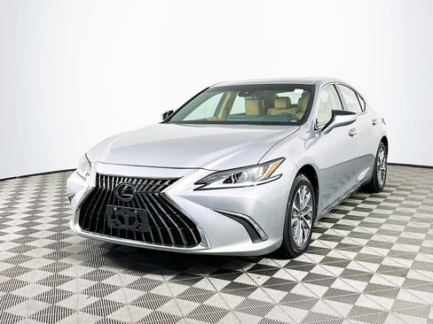 Certified 2025 Lexus ES 350 image 3