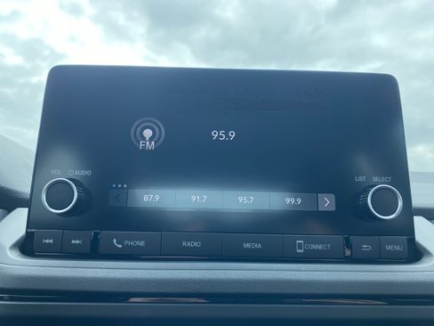 Certified 2023 Honda Accord LX image 27