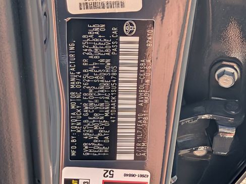 Used 2025 Toyota Camry SE FWD image 31