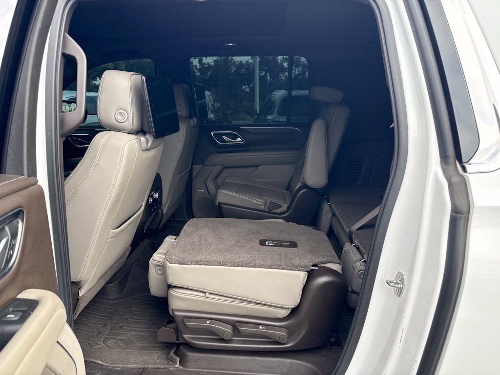 Used 2021 GMC Yukon XL SLT w/ SLT Premium Package RWD image 8