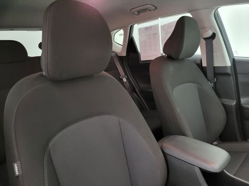 Used 2025 Hyundai Kona SEL image 33