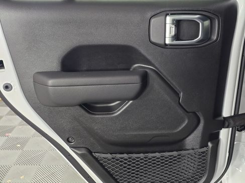 New 2026 Jeep Gladiator Sport AWD/4WD image 38