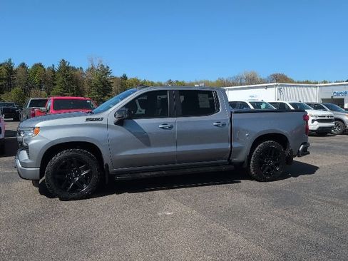 Used 2023 Chevrolet Silverado 1500 RST AWD/4WD image 3