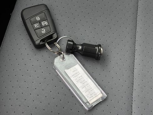 Used 2025 Volkswagen Jetta SE image 25