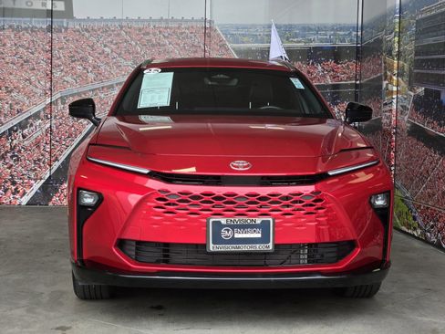 Used 2025 Toyota Crown Signia image 3