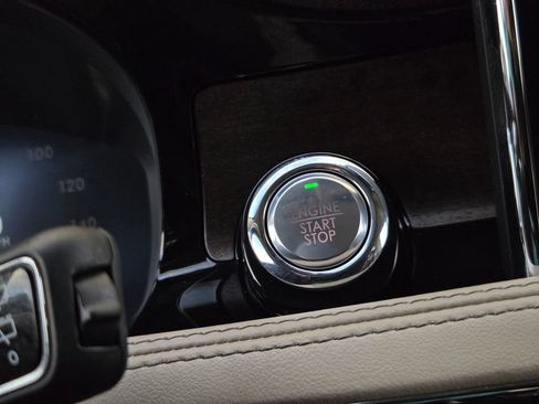 Used 2022 Lincoln Corsair Reserve w/ Equipment Group 201A AWD/4WD image 22