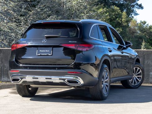 Used 2023 Mercedes-Benz GLC 300 4MATIC image 11