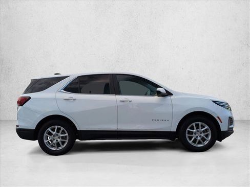 Used 2023 Chevrolet Equinox LT w/ Driver Convenience Package FWD image 4