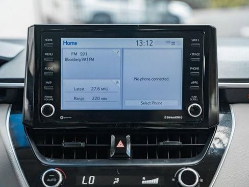 Used 2022 Toyota Corolla LE image 18