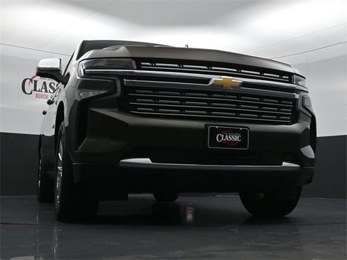 Used 2021 Chevrolet Tahoe Premier w/ Premium Package image 27