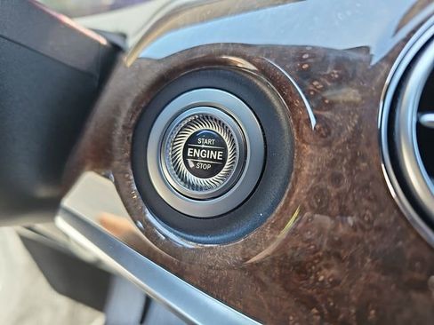 Used 2019 Mercedes-Benz S 560 Sedan image 29