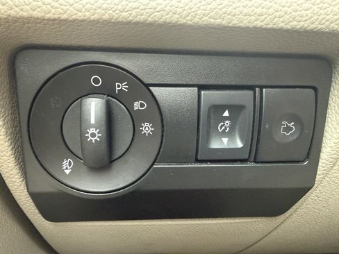 Used 2012 Ford Fusion SE image 32