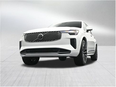 New 2026 Volvo XC90 B6 Plus w/ Protection Package Premier AWD/4WD image 28