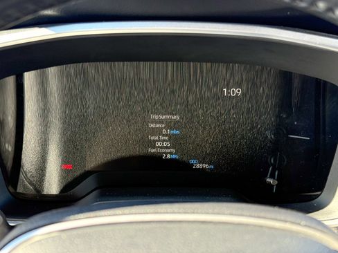 Used 2022 Toyota Corolla Cross XLE w/ Convenience Package image 22